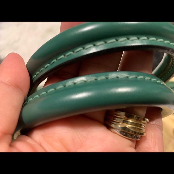 Louis Vuitton Alma EPI PM Authentic - Picture 5 of 9